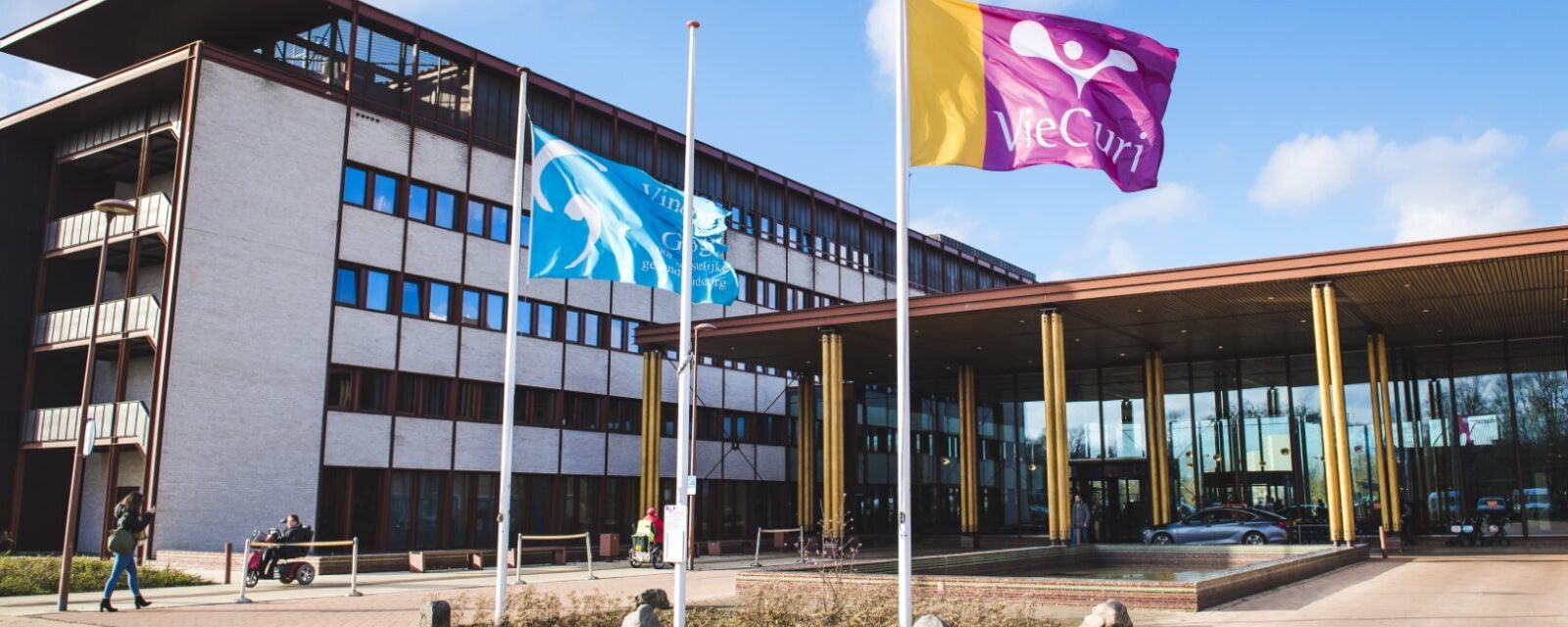 Adelante Venlo (VieCuri) en Adelante Ulingshof (Jonathan Vos Photography)